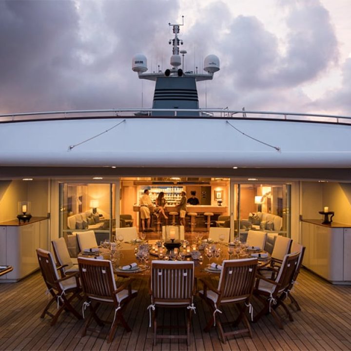 Aqua-Blu-Outdoor-Dining
