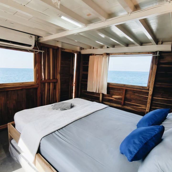 MASTER ROOM
