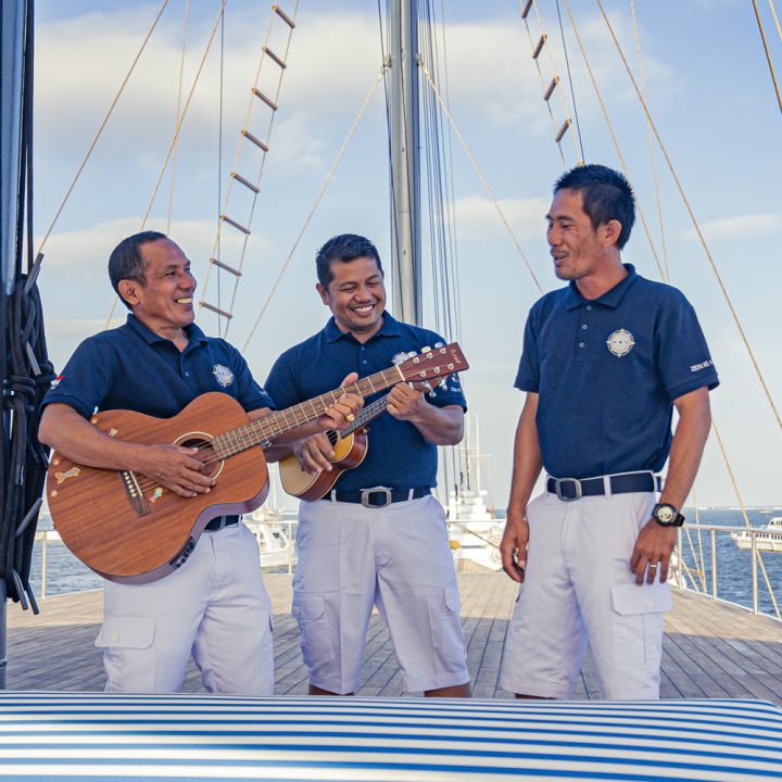 Scubaspa ZEN Indonesia family playing music